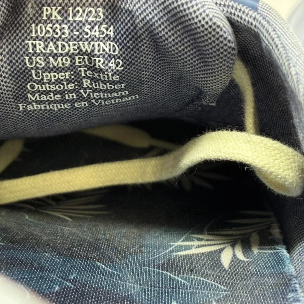 OluKai Tradewind Men's 9 Navy Chambray Linen Casual Everyday Sneakers 10533-5454